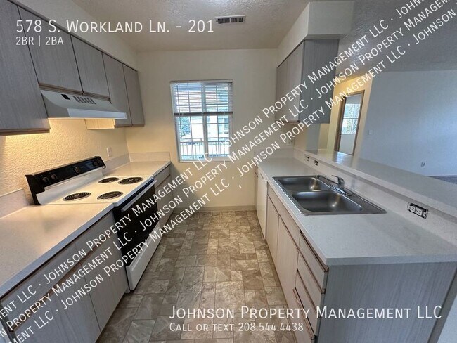 Building Photo - Cozy and comfortable living space with Gas...