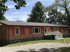 Building Photo - 613 Dehart St