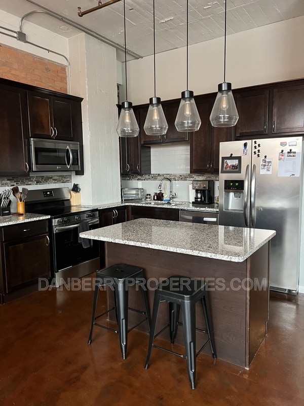 Foto del edificio - 745 Washington St