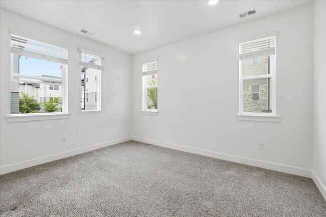 Foto del edificio - 475 W 60 S