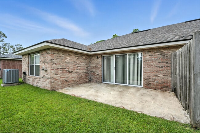 Building Photo - 70 Red Mill Dr