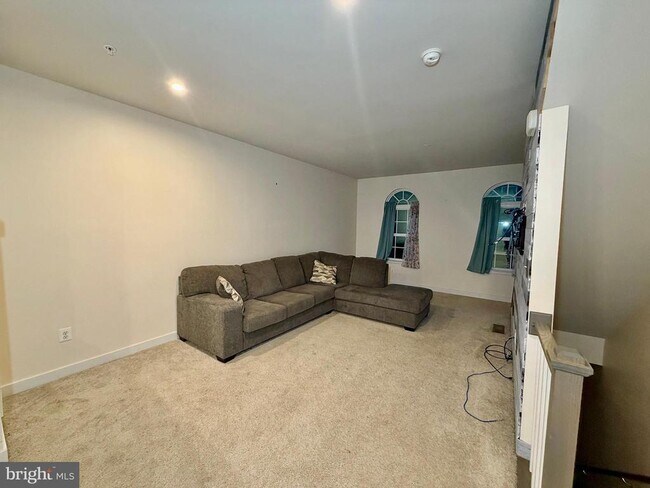 Foto del edificio - 4812 Crest View Dr