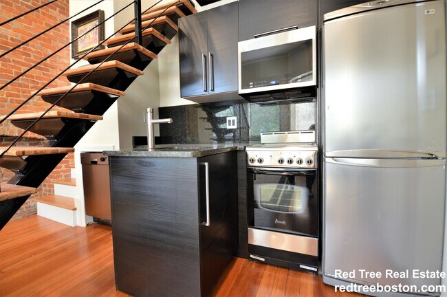 Foto del edificio - 1689 Beacon St