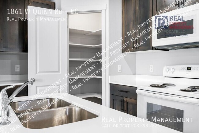 Foto del edificio - Move in special - 3 Bedroom 1 Bath Apartment