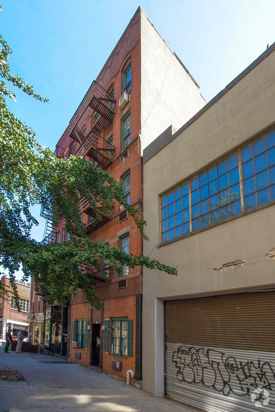 Foto del edificio - 763 Washington St