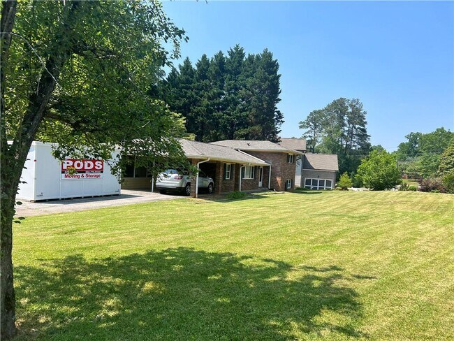 Building Photo - 1395 Siesta Ln