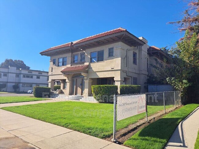 Foto del edificio - 1567 N Wishon Ave