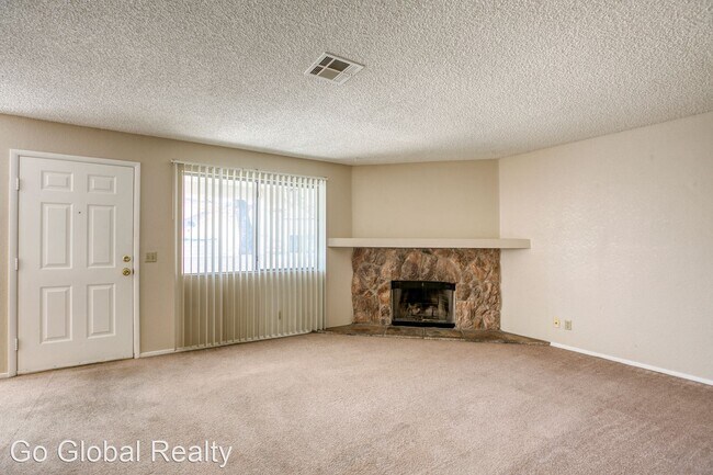 Building Photo - 2 br, 2 bath House - 916 Rockview Dr #102