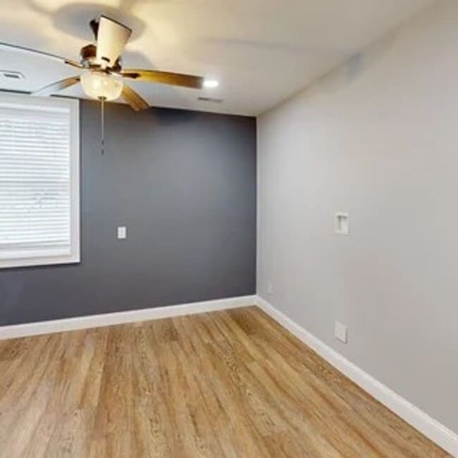 Building Photo - Renovated 8BR/6BA Home Near UTK | $1,290/B...
