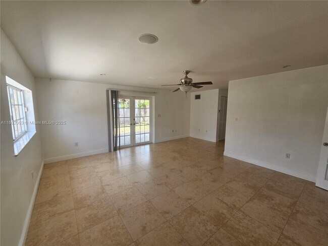 Foto del edificio - 8601 NW 16th St