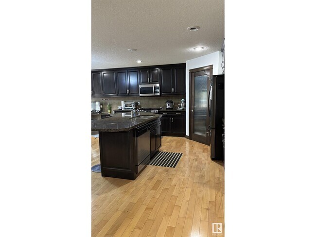Building Photo - 2545 Anderson Way SW