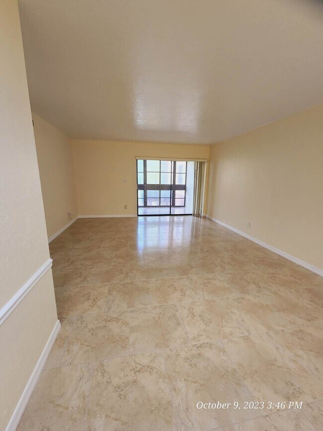 Foto del edificio - 6108 Whiskey Creek Dr