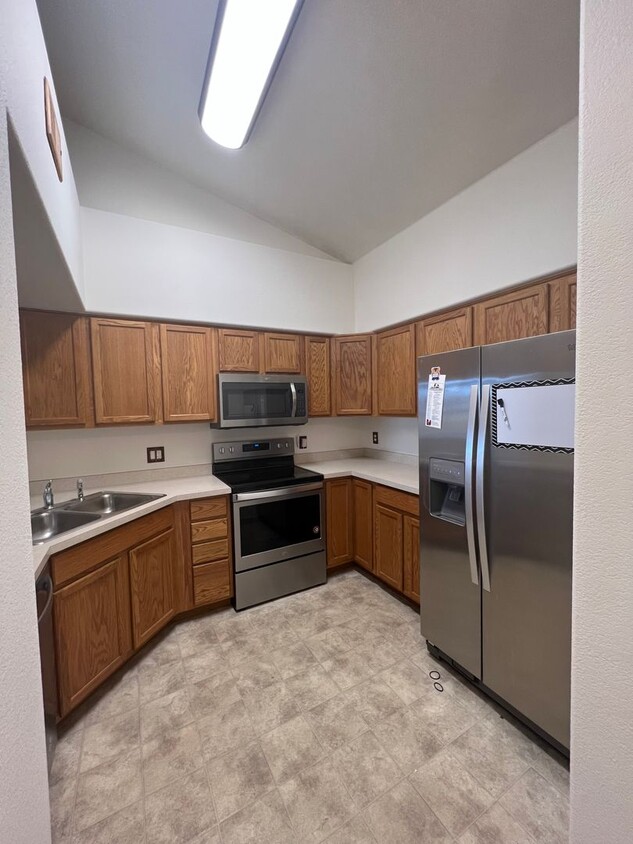 Foto principal - FULLY RENOVATED 2BD/ 2BA in Westminster, C...