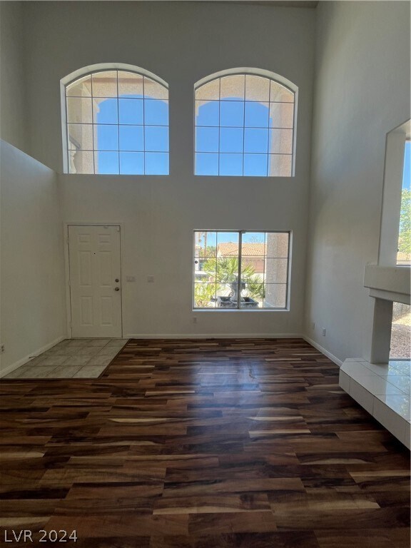 Foto del edificio - 8629 Copper Falls Ave
