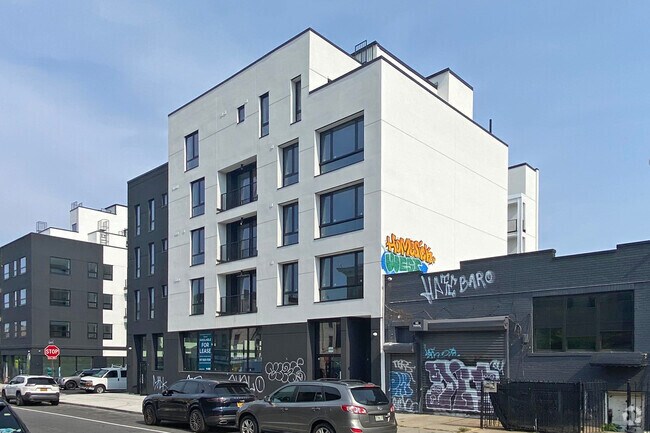 Building Photo - 1206 Putnam Ave