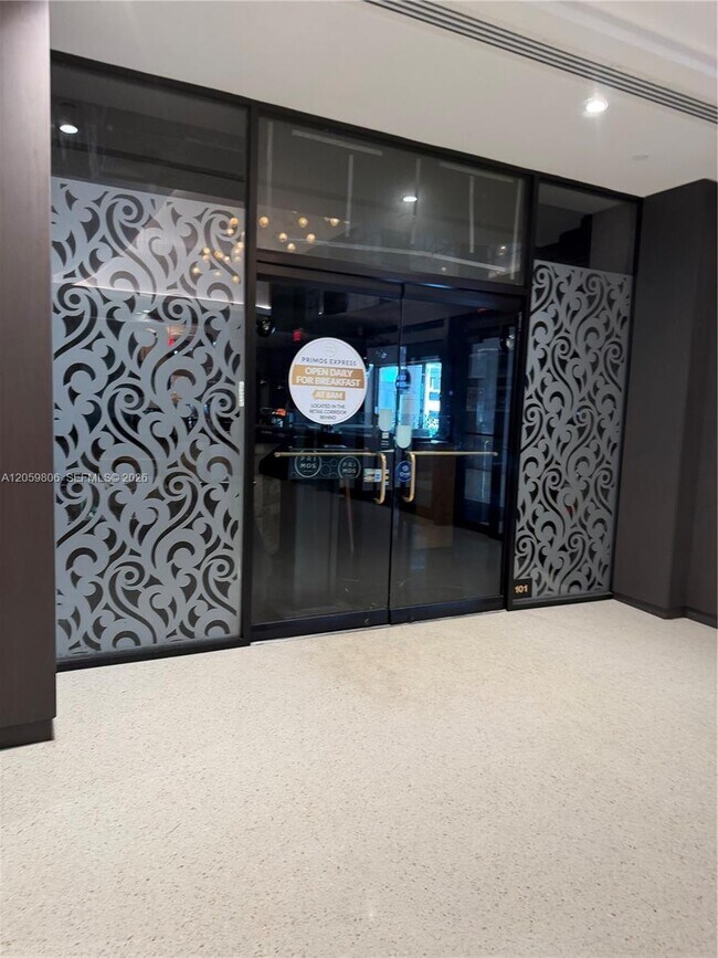 Foto del edificio - 1717 N Bayshore Dr