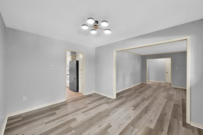 Building Photo - 2239 Pine River Dr