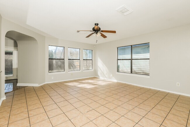 Foto del edificio - 9642 Green Plain Dr
