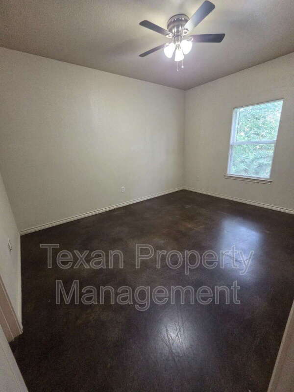 Building Photo - 3712 Mandy Dr