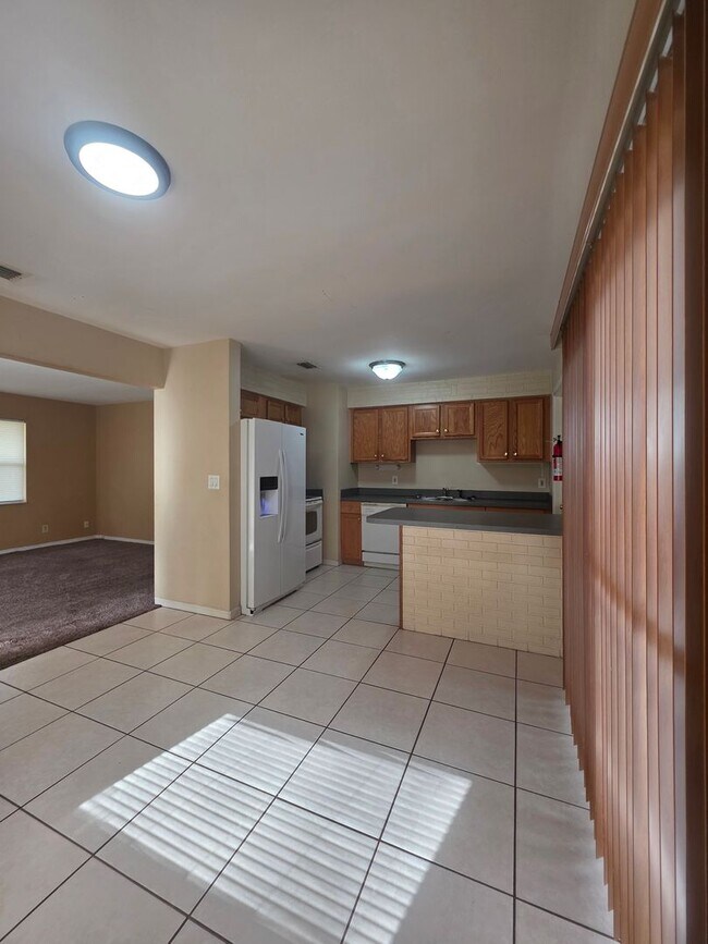 Foto del edificio - 3 bedroom 2 Bath Single Family Home