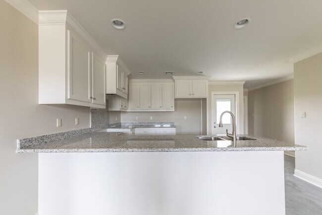 Foto del edificio - 1030 Lillian Michel Dr