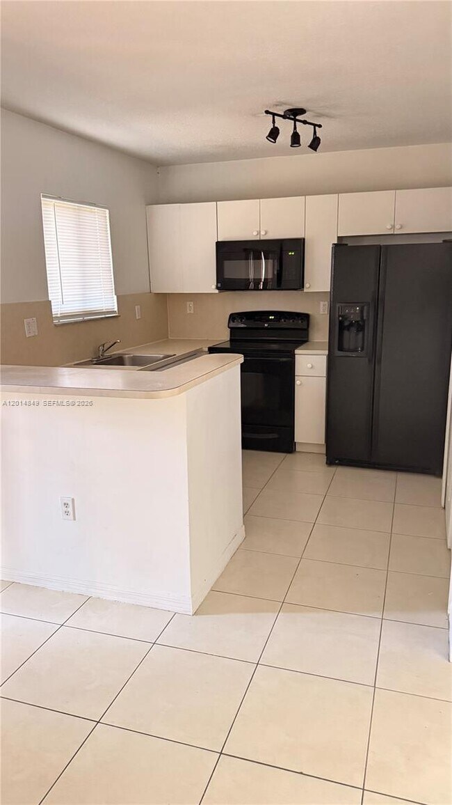 Foto del edificio - 990 NE 33rd Terrace