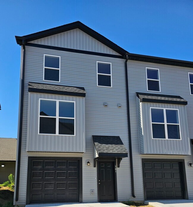 Building Photo - Double J Ranch, LLC