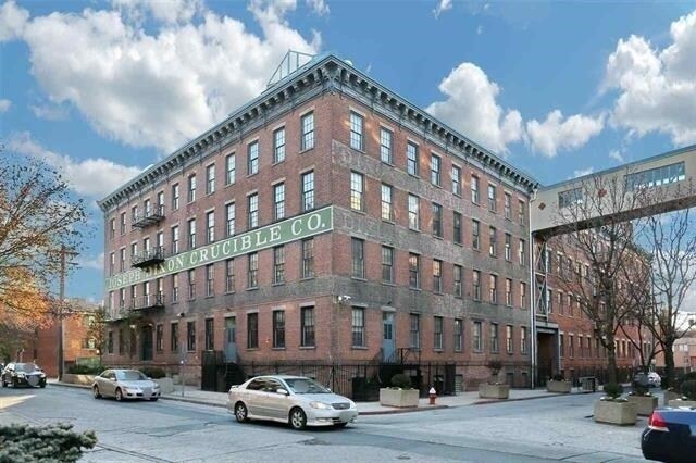 Primary Photo - 187 Wayne St