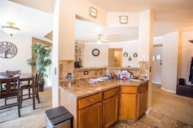 Cocina - 7064 Ash Creek Hts