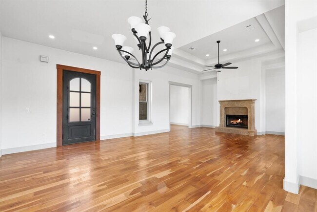 Foto del edificio - 8912 Spring Lake Dr