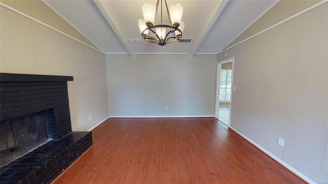 Building Photo - 3120 Ravenwood Dr