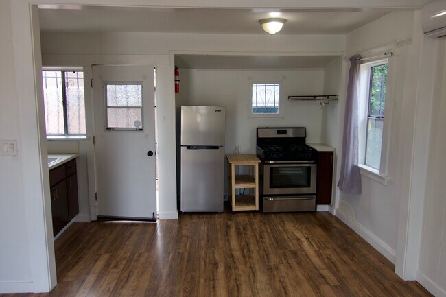 Building Photo - 2611 W 36th St