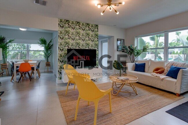 Foto del edificio - 968 NE 80th St