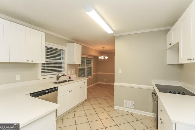 Building Photo - 6614 Carmen Ct