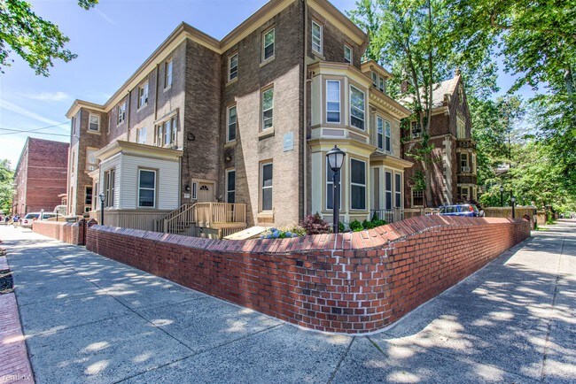 Building Photo - 3 br, 1.5 bath  - 4100 Locust St