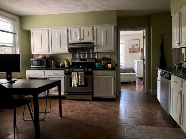 Building Photo - 19 Morse St