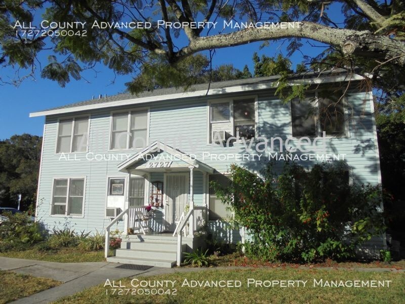 2727 49th St Unit 2, Gulfport, FL 33707 Room for Rent in Gulfport, FL