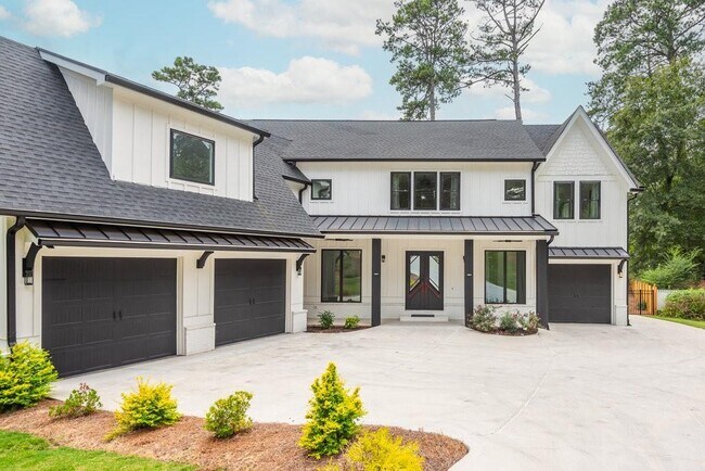 Foto del edificio - 4056 Ashford Dunwoody Rd NE