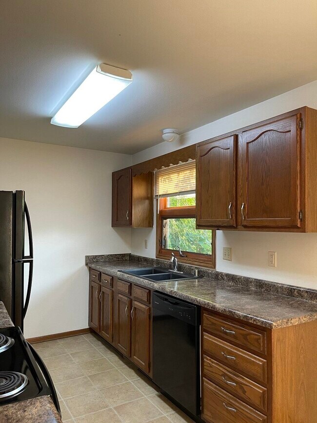 2032 Adderbury Ln, Madison, WI 53711 Townhome Rentals in Madison WI