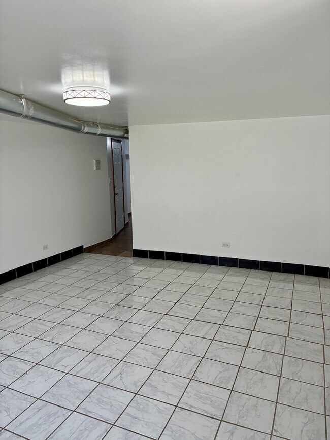 Foto del edificio - 1111 N Leclaire Ave
