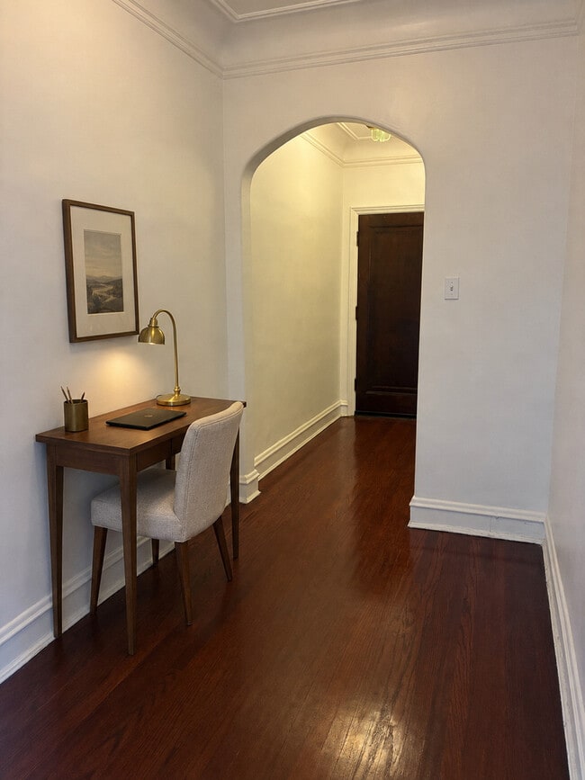 Foto del edificio - 7348 N Ridge Blvd