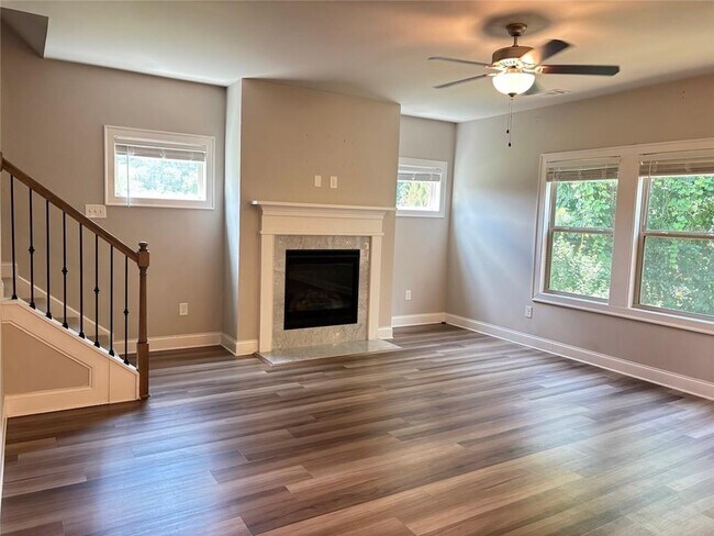Foto del edificio - 5800 Arbor Green Cir
