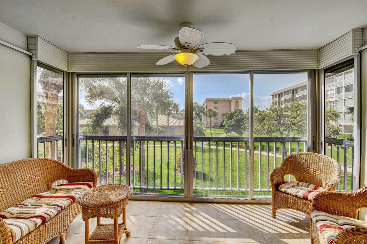 Primary Photo - 900 Dogwood Dr