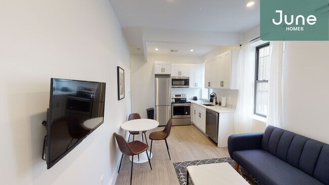 Building Photo - Full room in 4-bed/2.0-bath Home