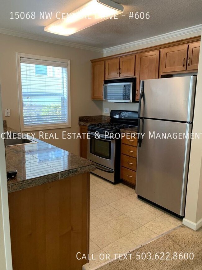Building Photo - 2 BR CONDO ON MAIN LEVEL IN CENTRAL PARC B...