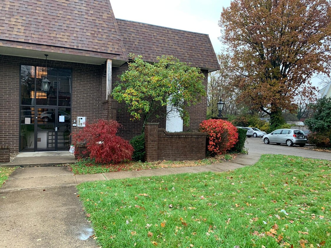 Primary Photo - 206 S Wayne Ave