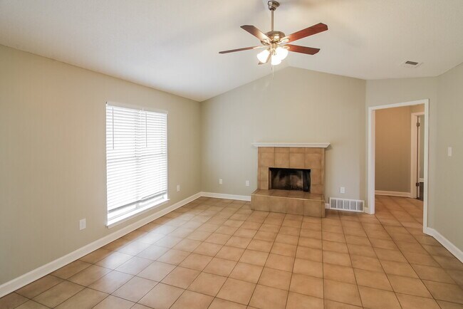 Foto del edificio - 4157 Brighton Dr