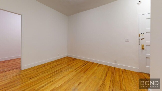 Building Photo - 415 E 73rd St