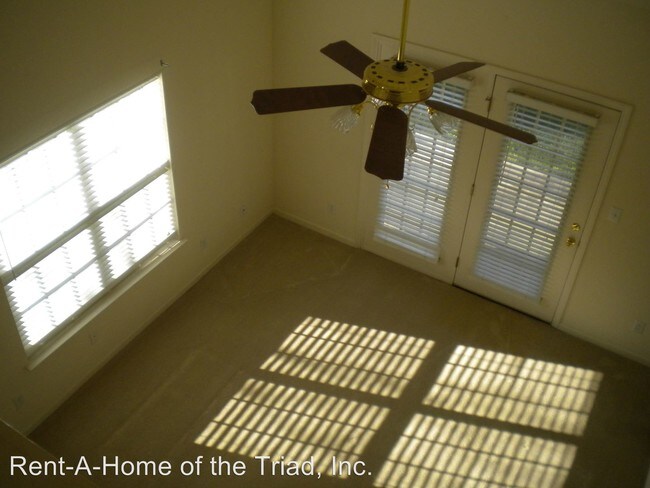 Building Photo - 896 Creek Crossing Trl