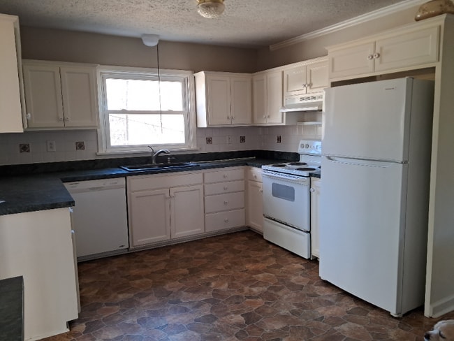 Photo - 6312 Lake Rd House